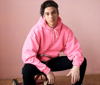 リアム・ニクロ バーチャルヒューマン ポスト・マローン Instagram グラミー賞