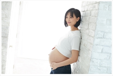 高橋ユウ 妊娠 マタニティフォト 臨月 ブログ 卜部弘嵩