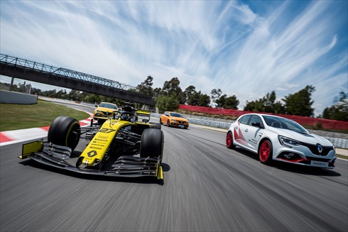 ルノー「メガーヌ ルノー・スポール トロフィーR」