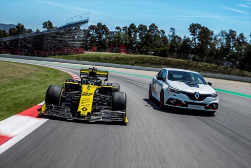 ルノー「メガーヌ ルノー・スポール トロフィーR」