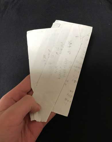 かばん 漁る わけのわからない折れ方をした紙 大量 出てくる 現象 あるある メモ レシート プリント