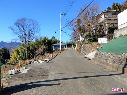 露骨に道が狭くなっていきます