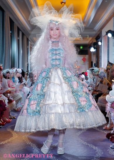 新品★ANIYE BYイタリア★美しいのドレス★素晴らしい★シルク100％♪♪♪ アクア・グラツィエ 仙台店で「アントニオ リーヴァ」新作ドレス