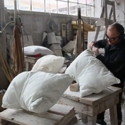 彫刻 枕 本物そっくり