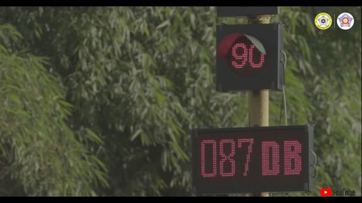 インド 警察 信号 クラクション 罰 時間 デシベルメーター