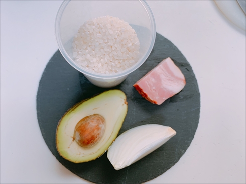 アボカド炊き込みピラフ リュウジ
