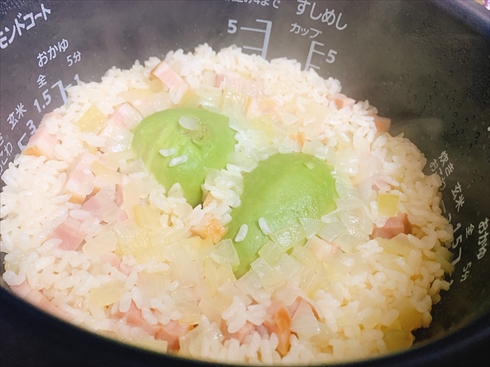 アボカド炊き込みピラフ リュウジ