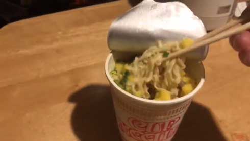 箸上げラーメン マイナス22.6度 1.5時間 作れる 北海道 カップヌードル 固まる 寒さ
