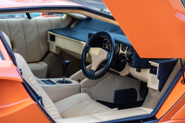 ランボルギーニ カウンタック オークション