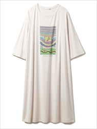 Momoko Sakura meets gelato pique