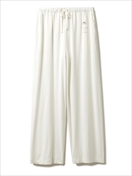 Momoko Sakura meets gelato pique