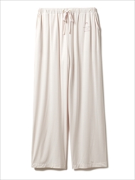 Momoko Sakura meets gelato pique