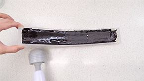 電動マッサージ器で振動させて均等に