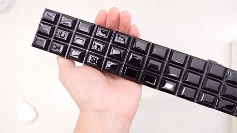 堅い板チョコ