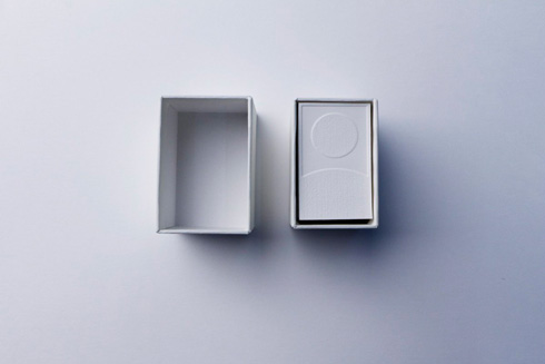 箱に入った白紙の花札