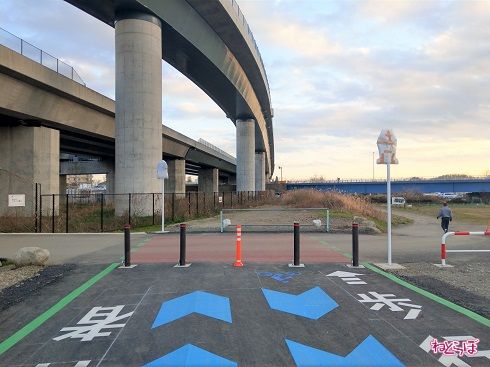 奥に見えるのは戸沢橋。計画ではさらに南まで延伸する予定です