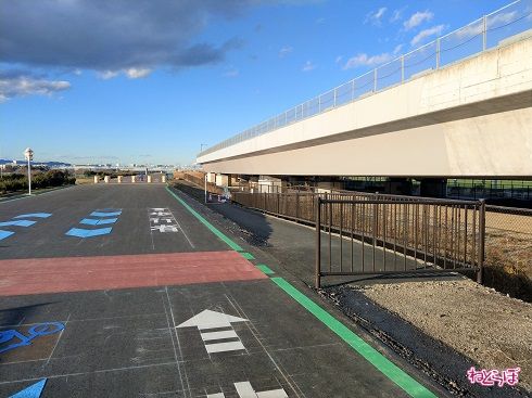 これは県道のランプウェイと言ってもいいのでしょうか