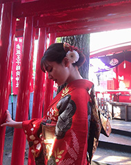 吉川愛 コスプレ 鬼滅の刃 胡蝶しのぶ 約束のネバーランド ノーマン 子役 ファンイベント 振袖