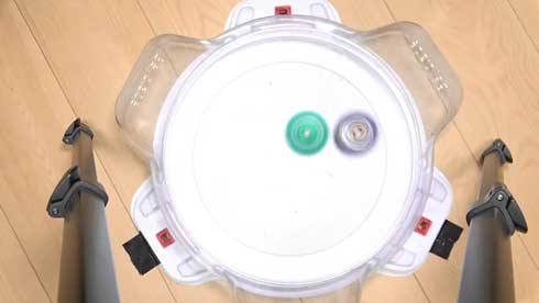 接触時 姿を現す 透明なベイブレード 動画 クロマキー合成