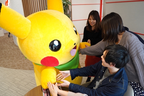 ピカチュウ ポケモン