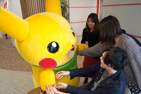 ピカチュウ ポケモン