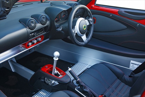 メタリックレッド