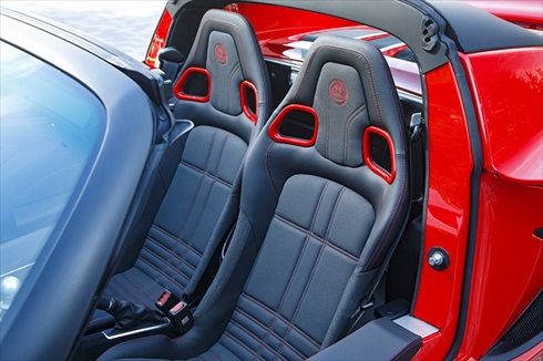 メタリックレッド