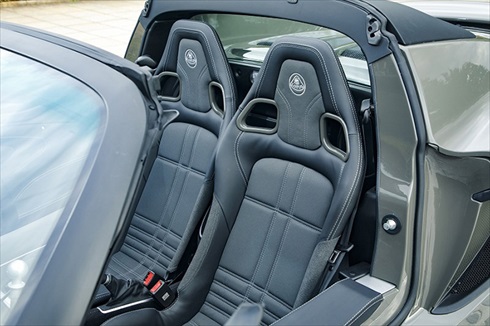 バトルシップグレー