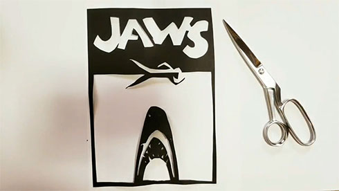 ジョーズのポスターの紙切り