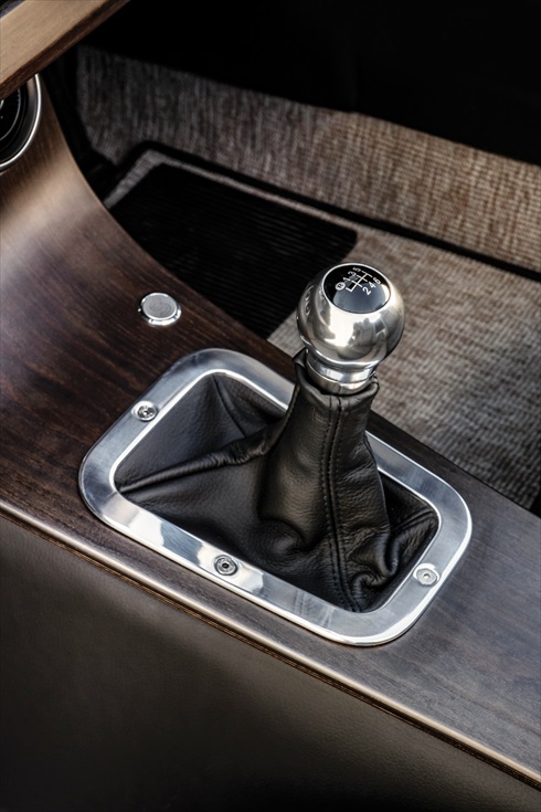 モーガン「PLUS FOUR」