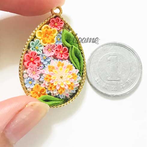 つまみ細工 ゴミみたいな大きさ 布 作る 花 こあめ 作品