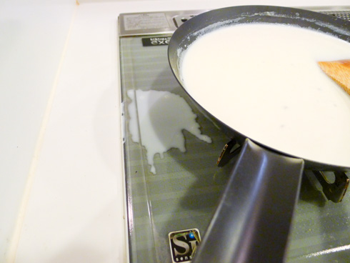 牛乳がこぼれた様子