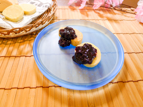 蘇　ブルーベリーソースを添えて