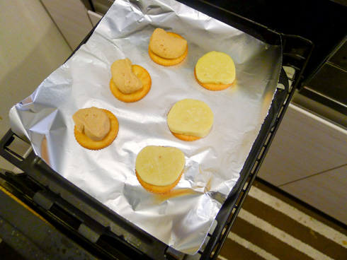 リッツを乗せて焼くところ