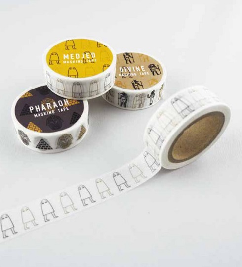 （エジプトモチーフのステーショナリーグッズが登場）