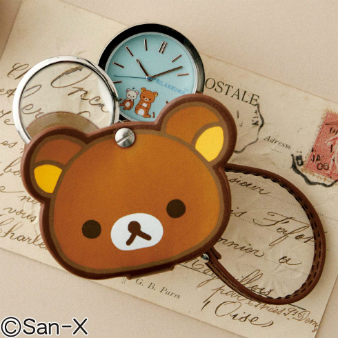 「手のひらサイズの本革二つ折り財布」