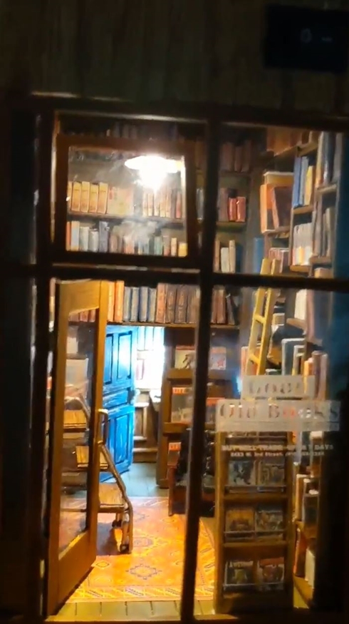 Booknook ジオラマ 古本