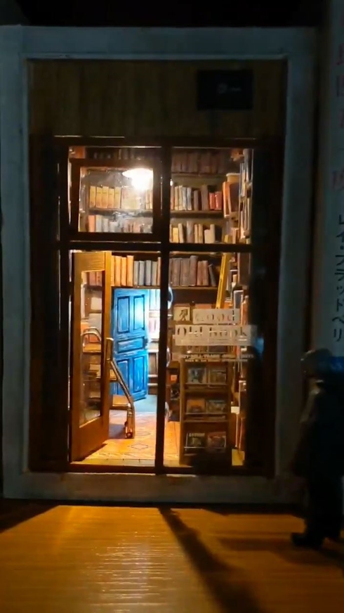 Booknook ジオラマ 古本