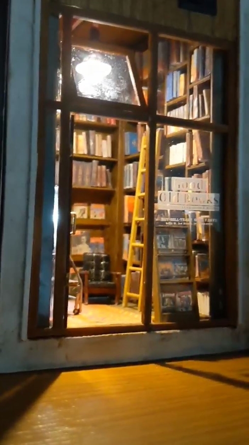 Booknook ジオラマ 古本