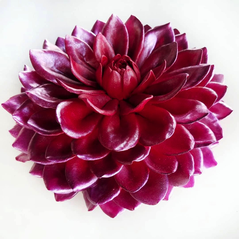 本物のような陶磁器の花