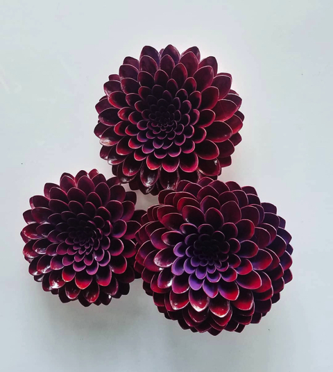 本物のような陶磁器の花