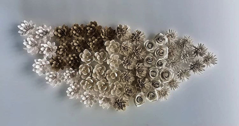 本物のような陶磁器の花