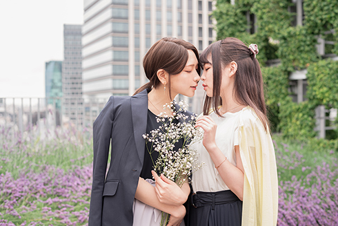 羊肉るとん　写真集　ガール・ミーツ・ガール　羊肉バル　フォトブック　百合 羊肉るとん 写真集 ガール・ミーツ・ガール 羊肉バル フォト