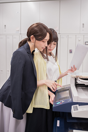 羊肉るとん　写真集　ガール・ミーツ・ガール　羊肉バル　フォトブック　百合 希少】Count Sheep 新ありな 写真集 羊肉るとん - メルカリ