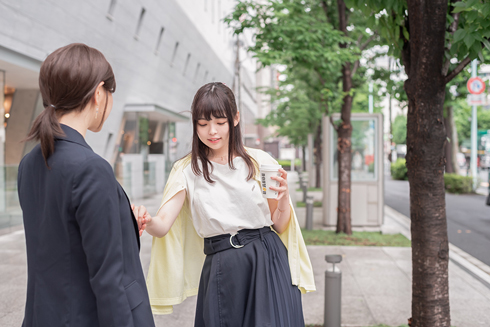 羊肉るとん　写真集　ガール・ミーツ・ガール　羊肉バル　フォトブック　百合 羊肉るとん 写真集 ガール・ミーツ・ガール 羊肉バル フォト