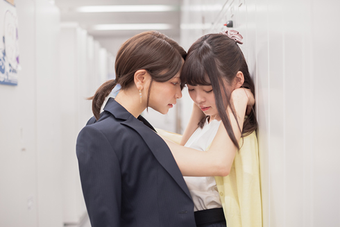 百合好き集まれー！ 肌色大好きな女性カメラマン、羊肉るとんの