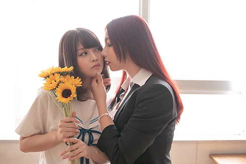 百合好き集まれー！ 肌色大好きな女性カメラマン、羊肉るとんの