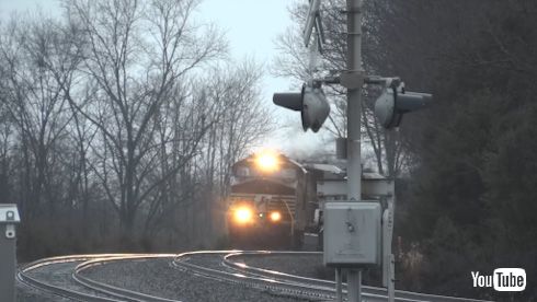 海外 YouTube アメリカ 貨物列車 ディーゼル機関車 廃車回送