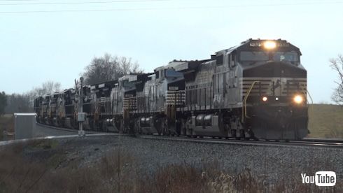 海外 YouTube アメリカ 貨物列車 ディーゼル機関車 廃車回送