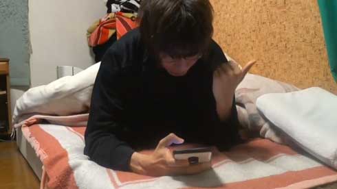 内臓を食い破るタイプ 猫 カンガルー 番長 胸元 すっぽり 侵入